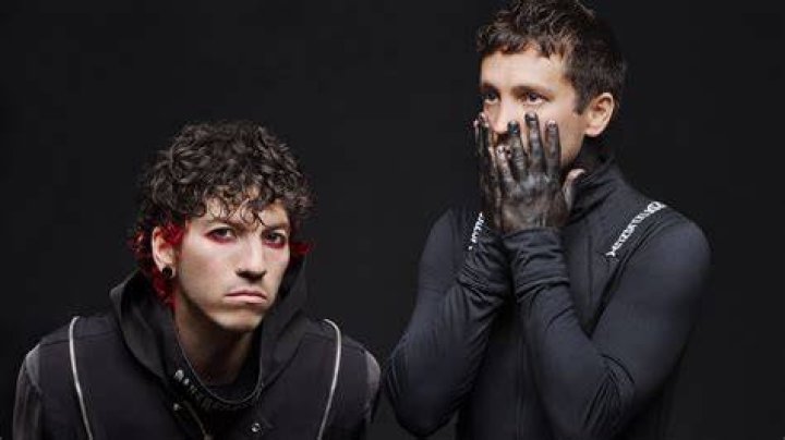 Winners:&nbsp;Twenty One Pilots took home the Alternative Artist of the Year and the Alternative Rock Song of the Year for their hit Level of Concern
